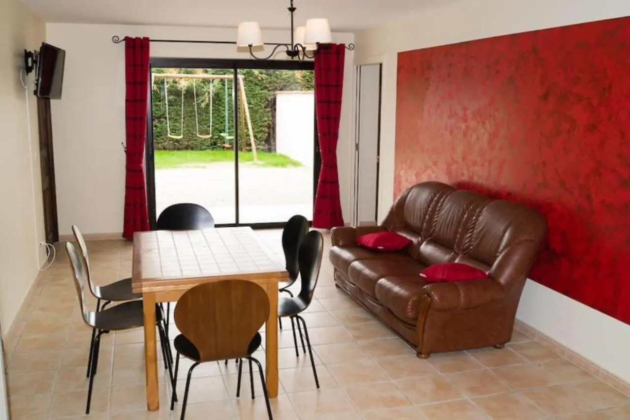 Au Domaine De Chasse Villa Beauvoir-de-Marc France